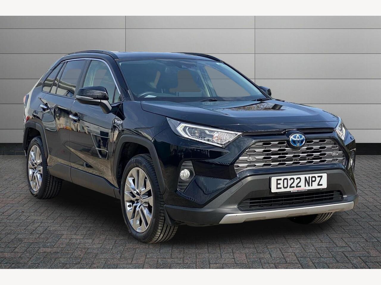 Main listing image - Toyota RAV4