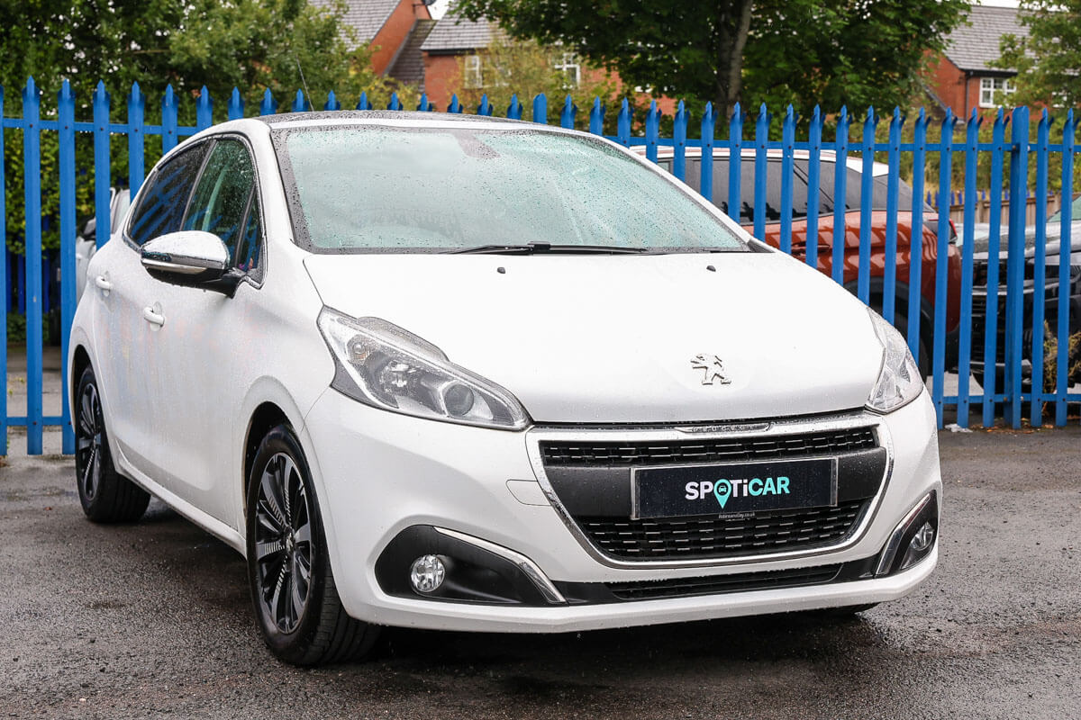 Main listing image - Peugeot 208
