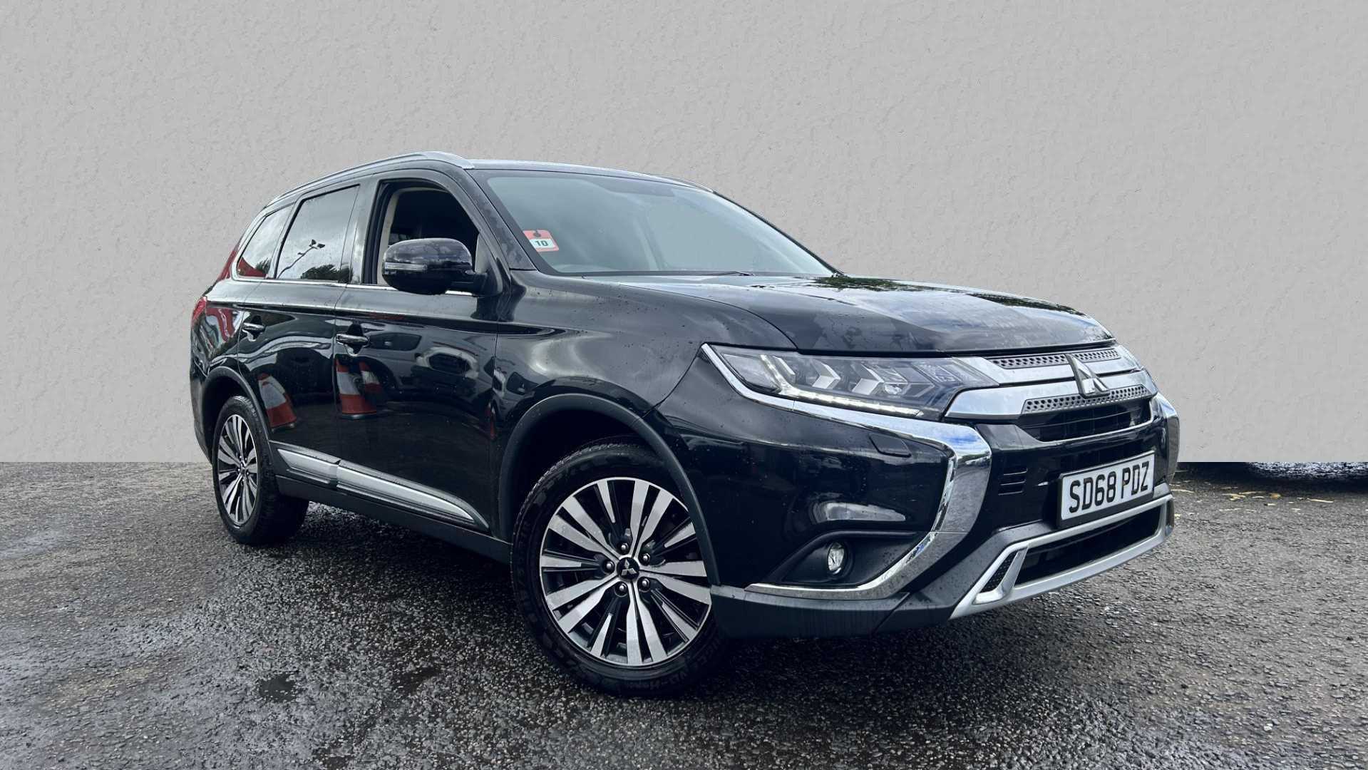 Main listing image - Mitsubishi Outlander