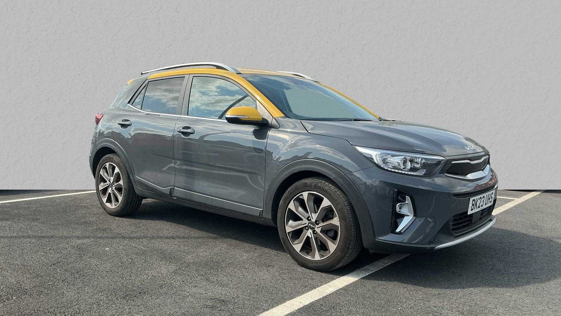 Main listing image - Kia Stonic