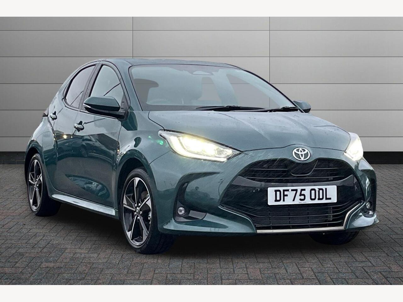 Main listing image - Toyota Yaris