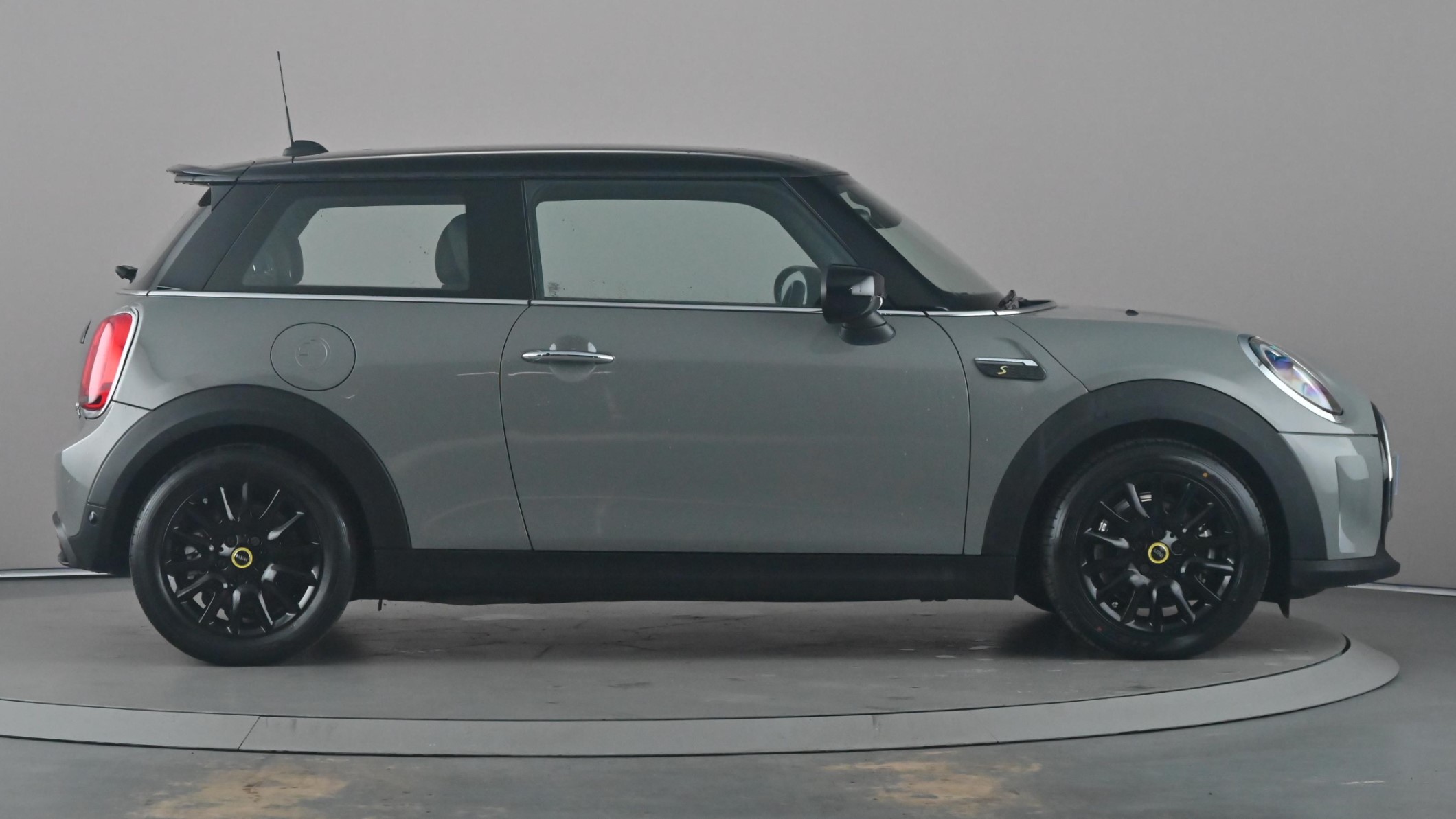 Main listing image - MINI Electric