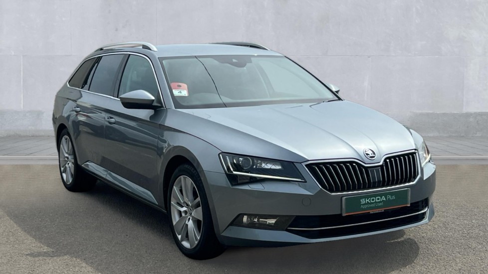 Main listing image - Skoda Superb Estate