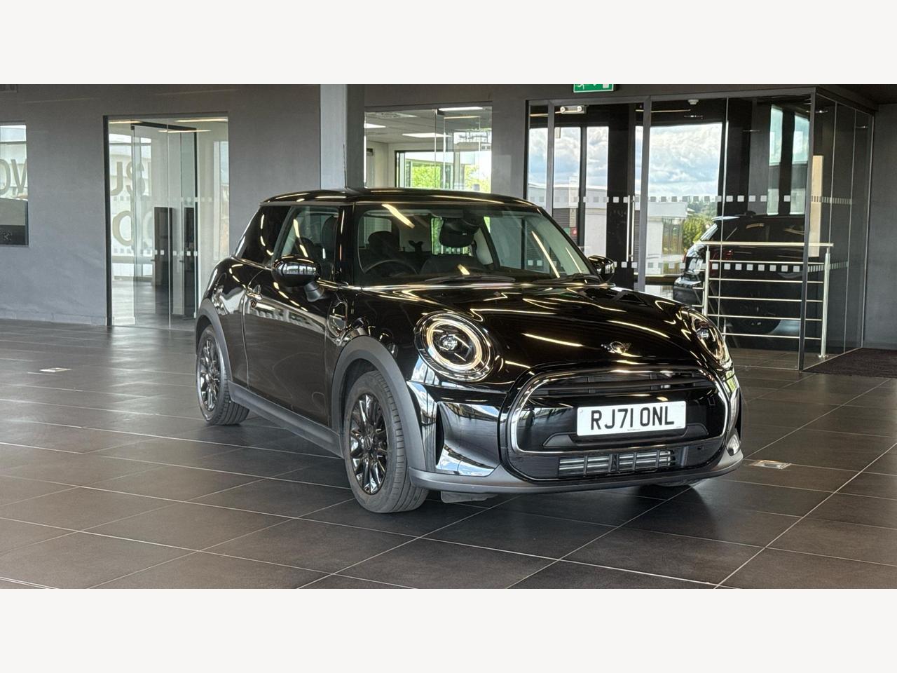 Main listing image - MINI Hatchback