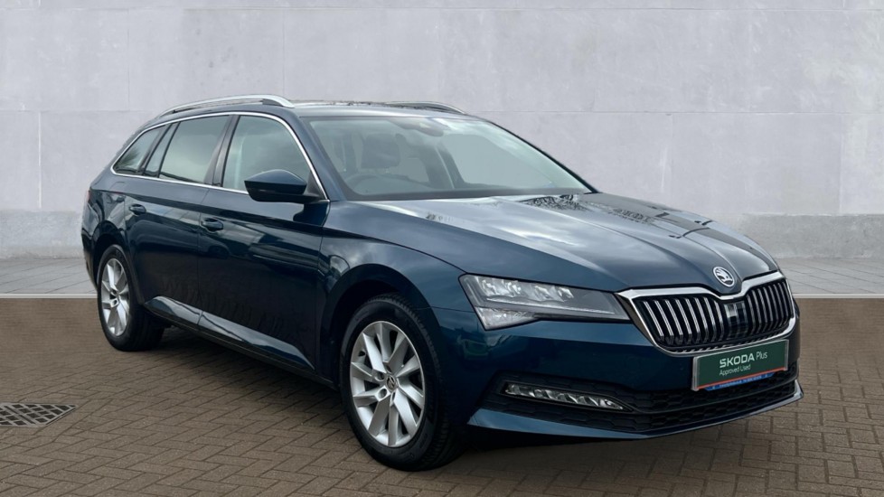 Main listing image - Skoda Superb Estate