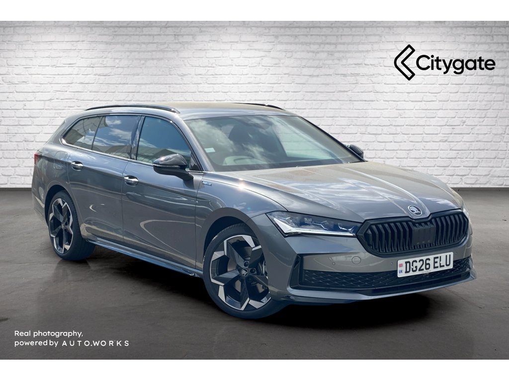 Main listing image - Skoda Superb