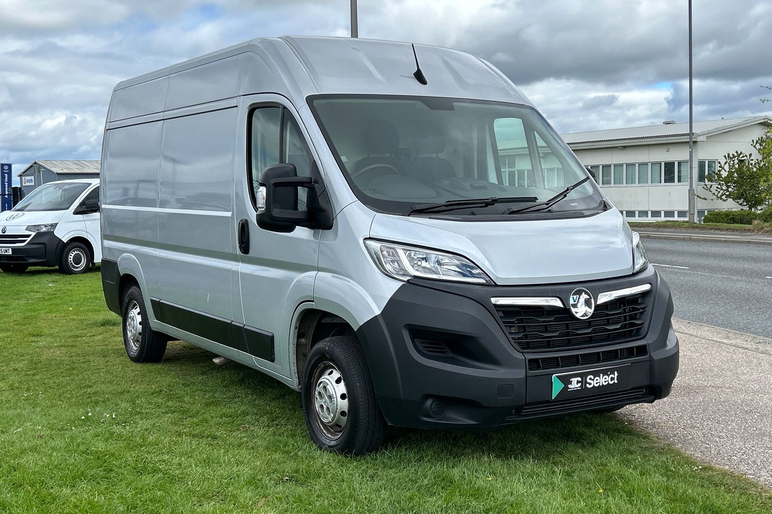 Main listing image - Vauxhall Movano