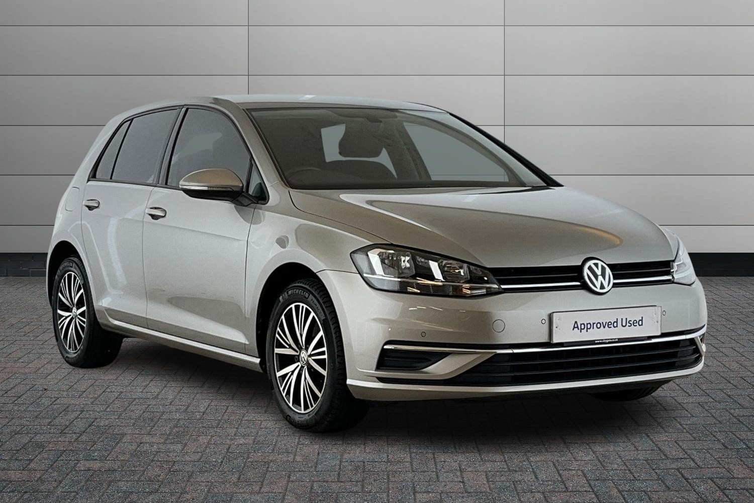 Main listing image - Volkswagen Golf