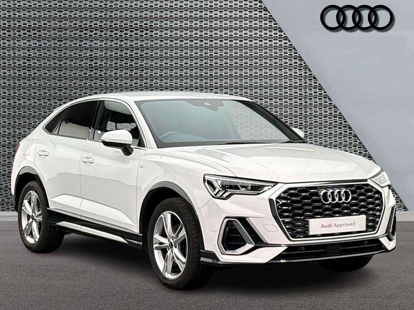 Main listing image - Audi Q3