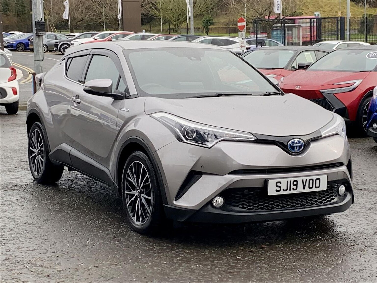 Main listing image - Toyota C-HR