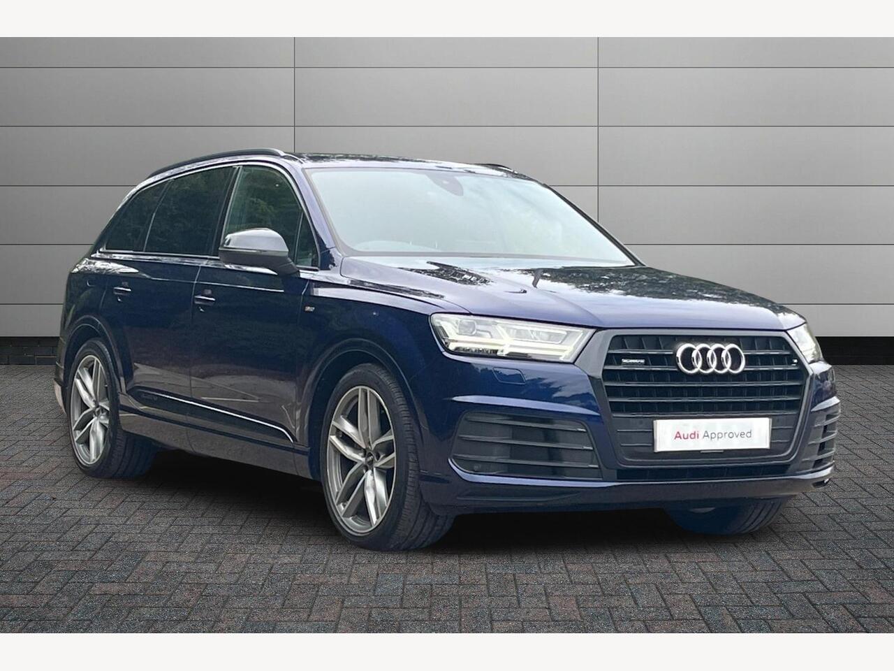 Main listing image - Audi Q7