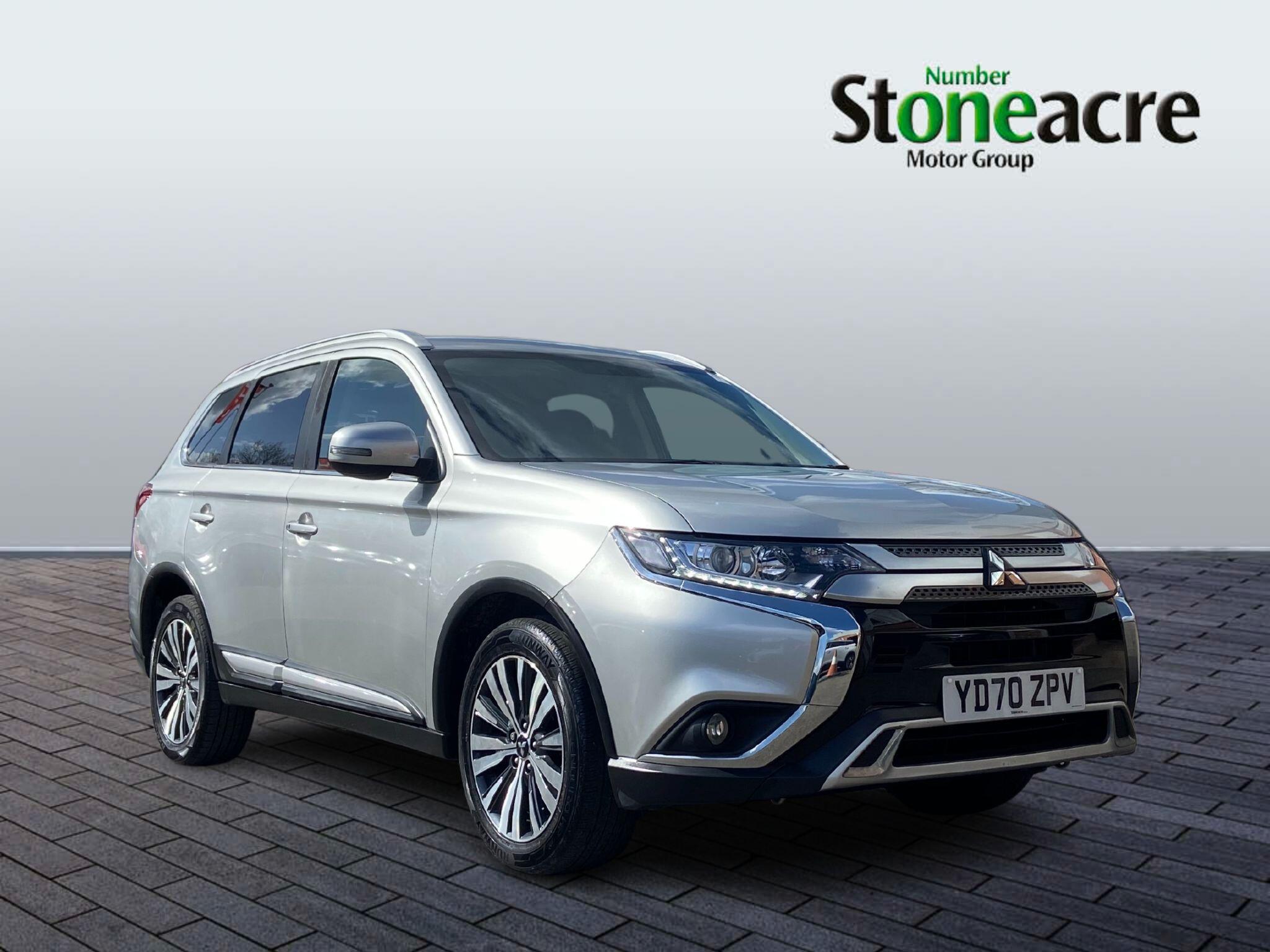 Main listing image - Mitsubishi Outlander
