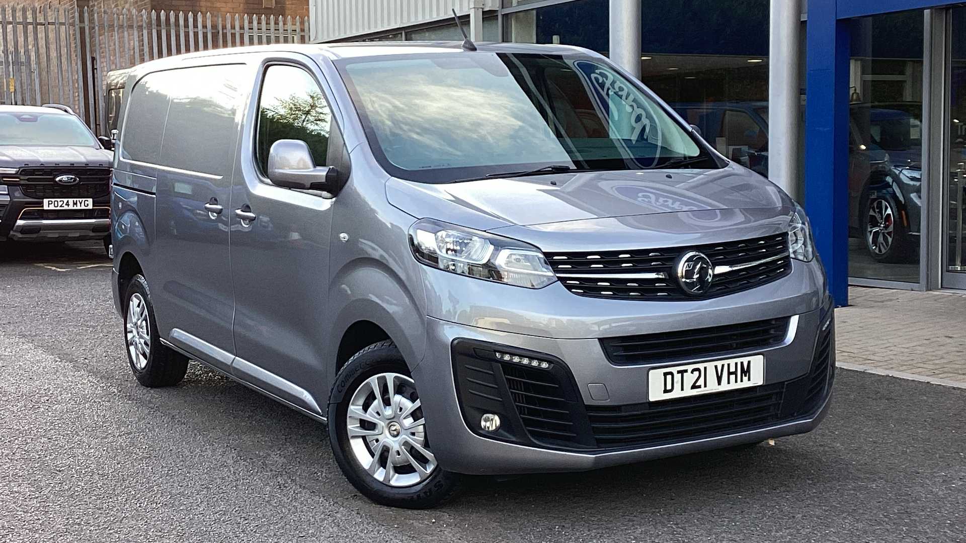 Main listing image - Vauxhall Vivaro