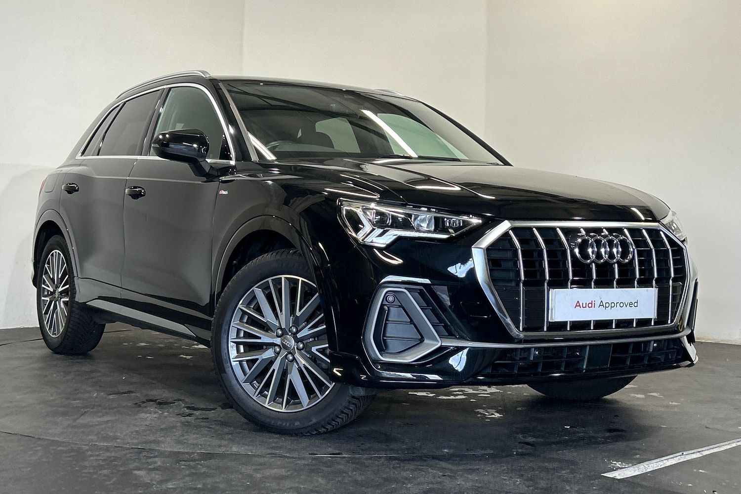 Main listing image - Audi Q3