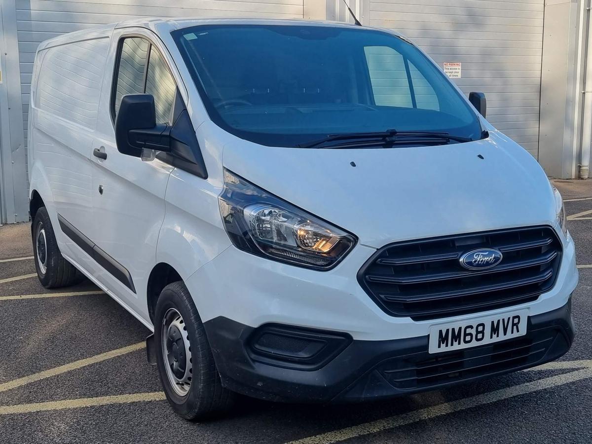 Main listing image - Ford Transit Custom