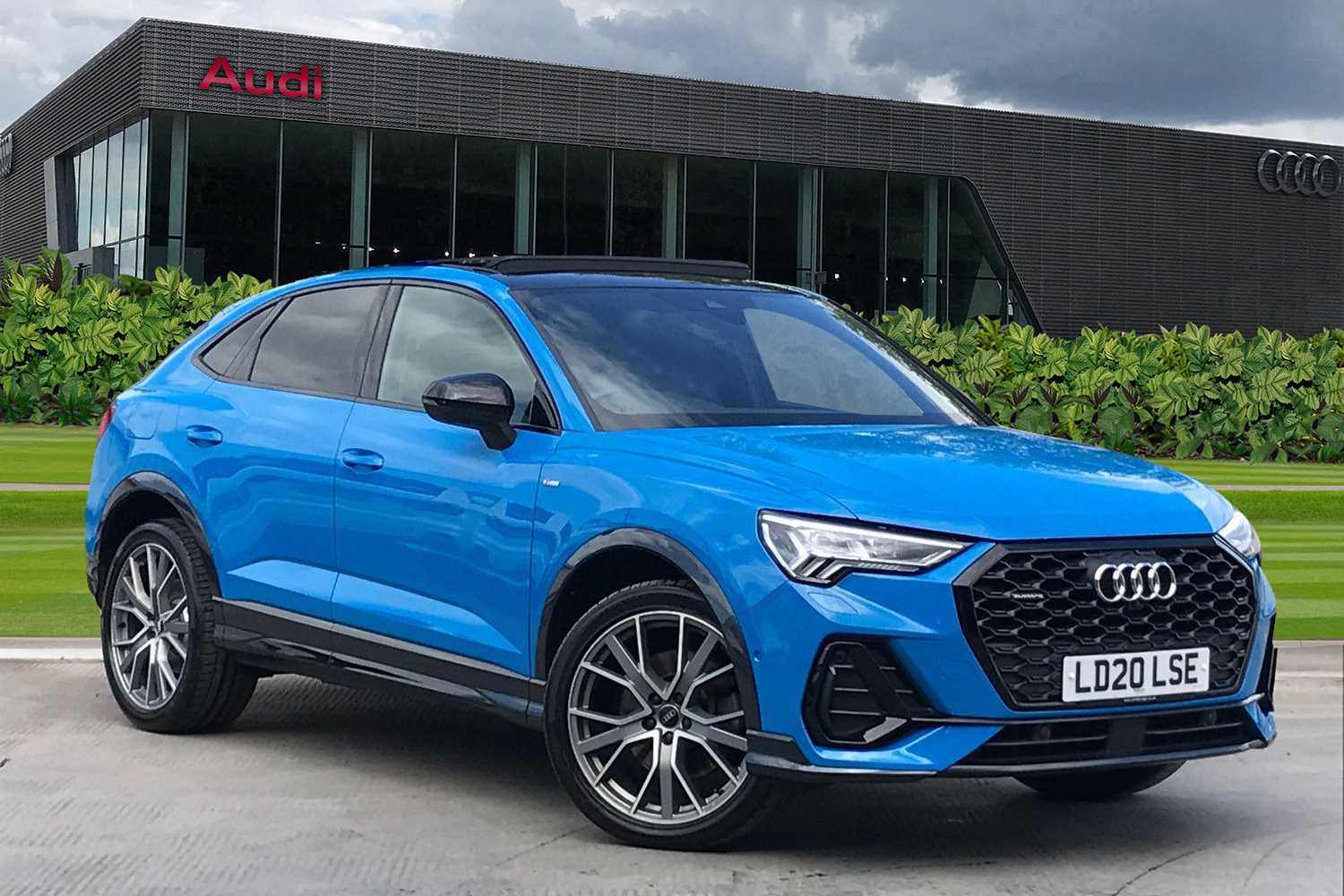 Main listing image - Audi Q3