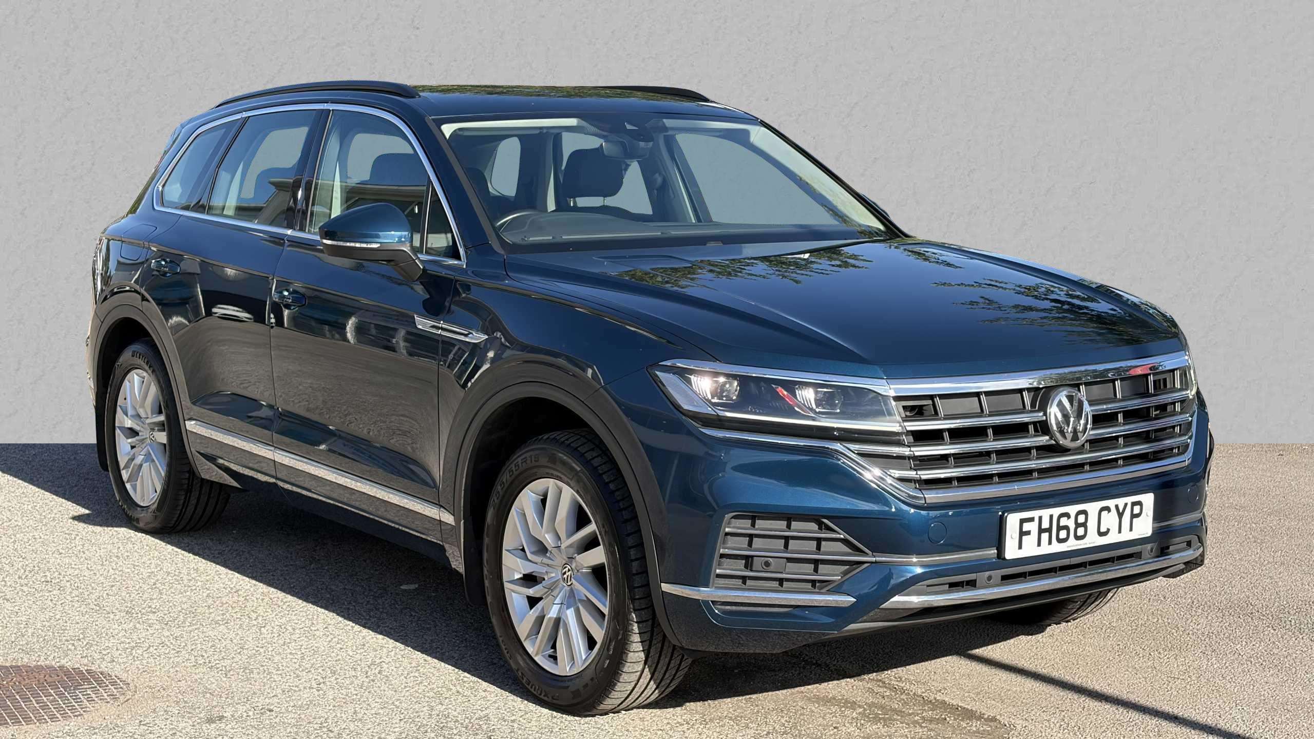 Main listing image - Volkswagen Touareg