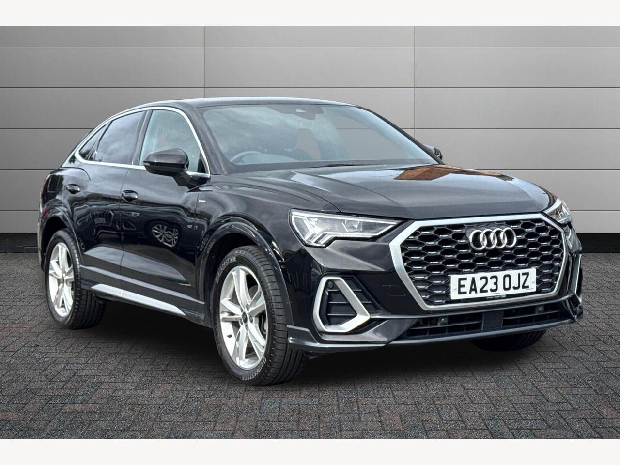 Main listing image - Audi Q3