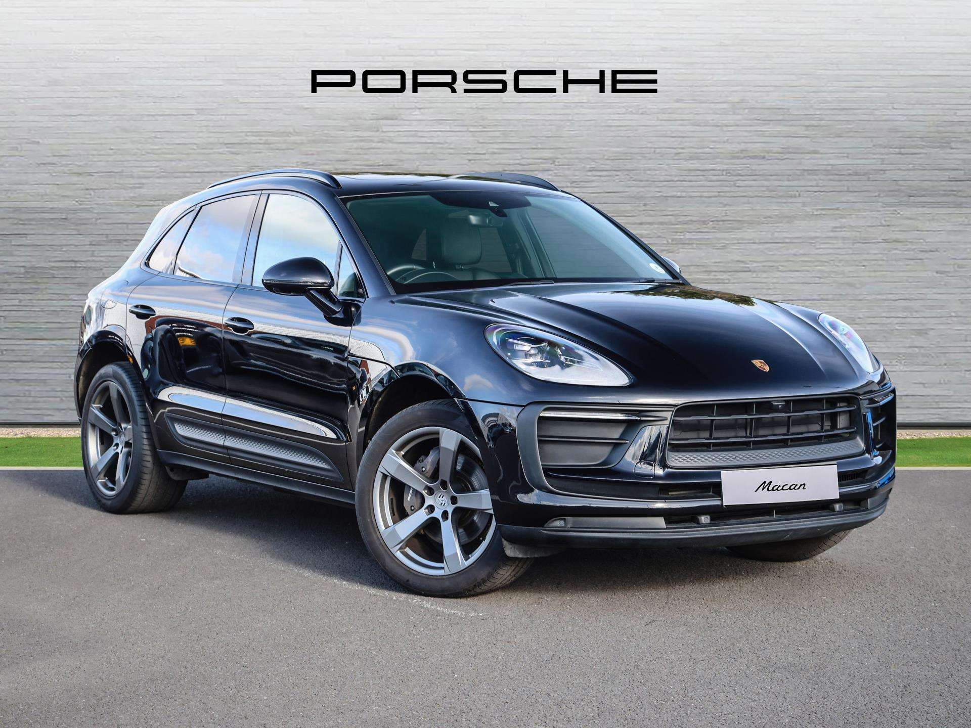 Main listing image - Porsche Macan