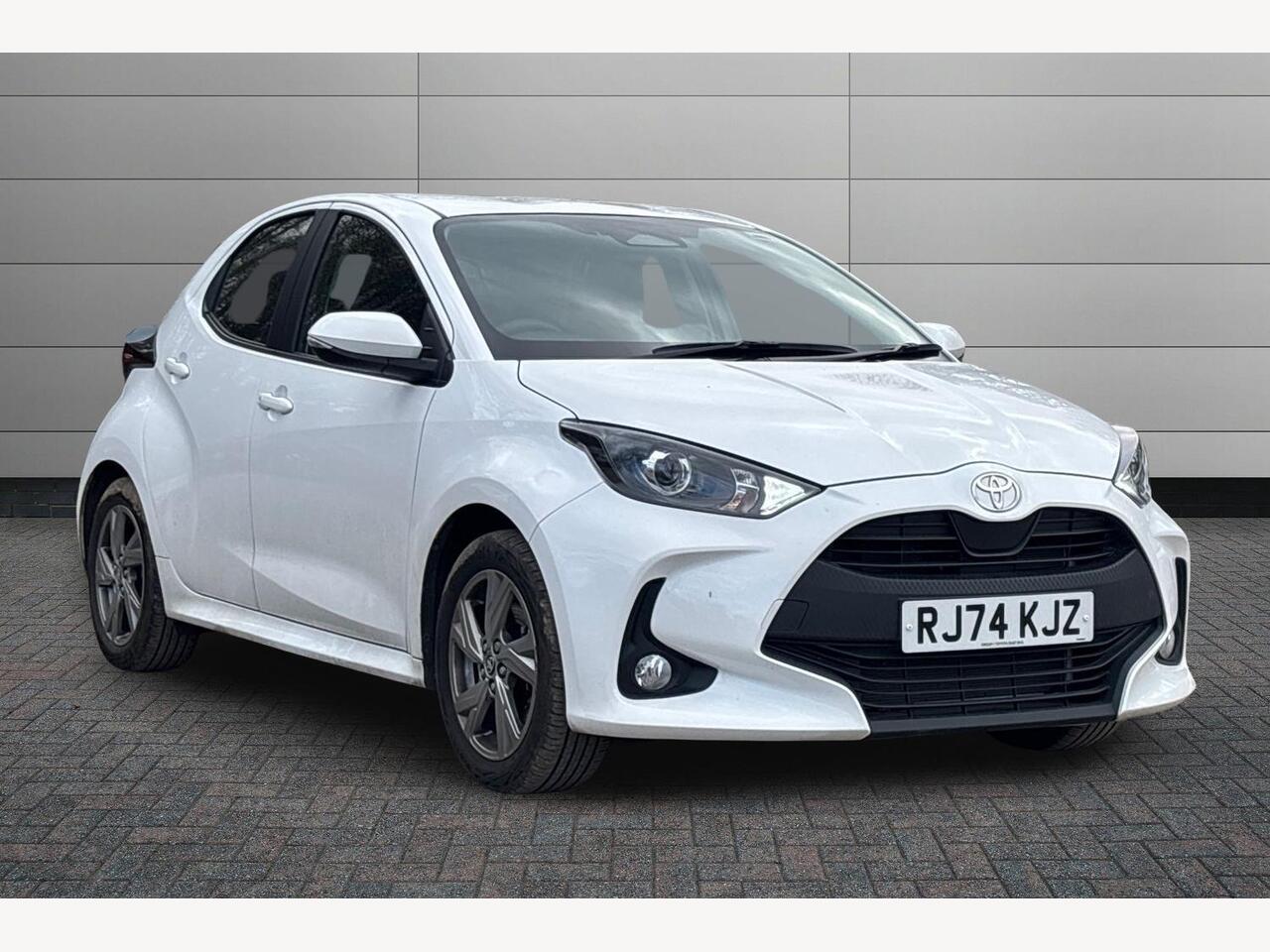 Main listing image - Toyota Yaris