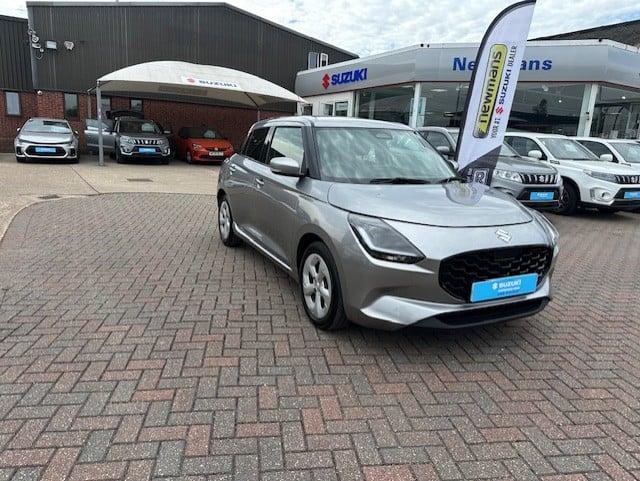 Main listing image - Suzuki Swift