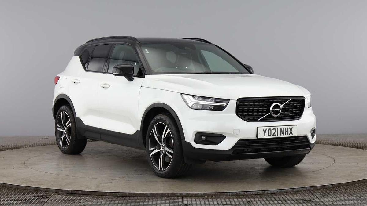 Main listing image - Volvo XC40 Recharge