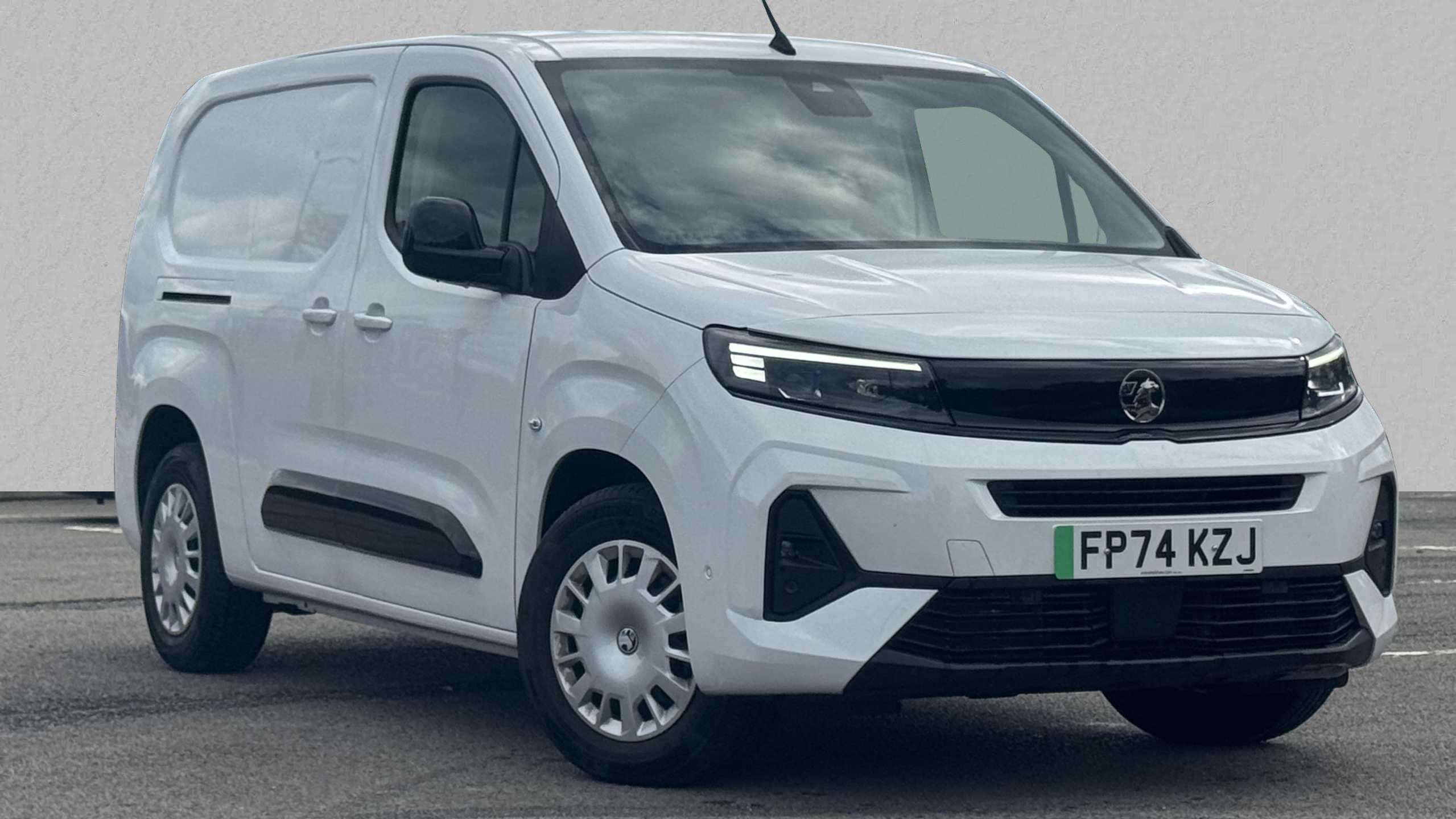 Main listing image - Vauxhall Combo Cargo-e