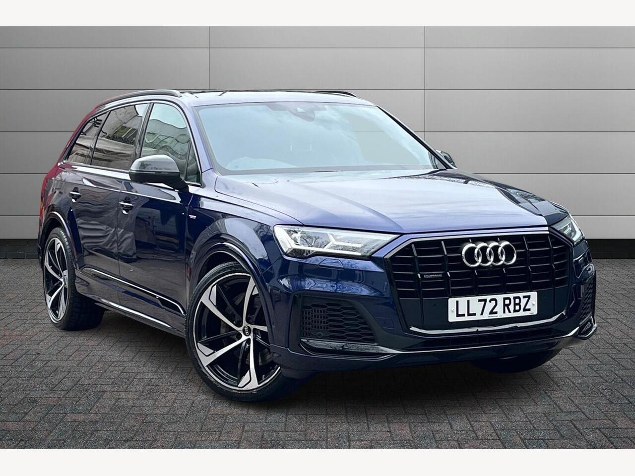 Main listing image - Audi Q7