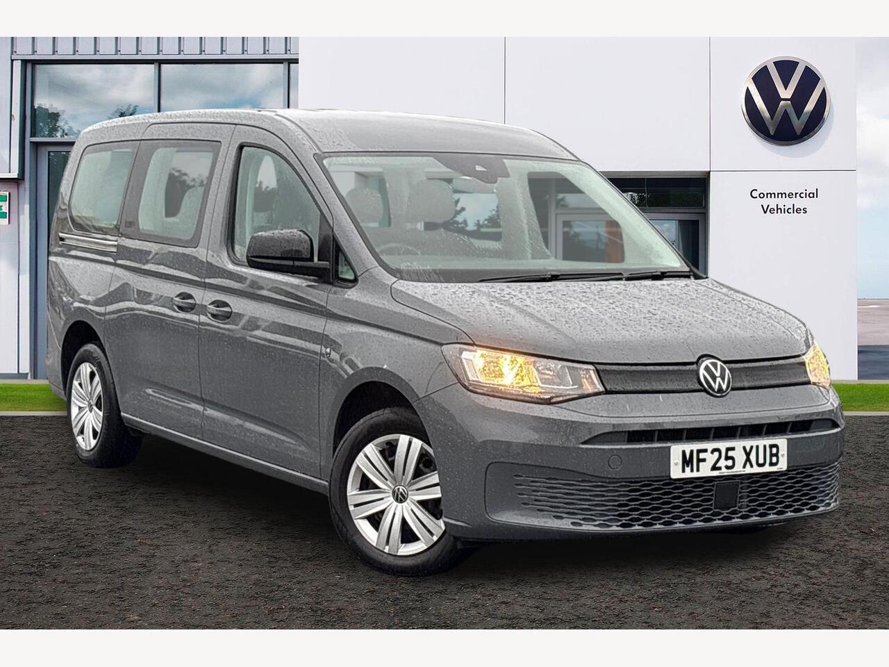 Main listing image - Volkswagen Caddy Maxi
