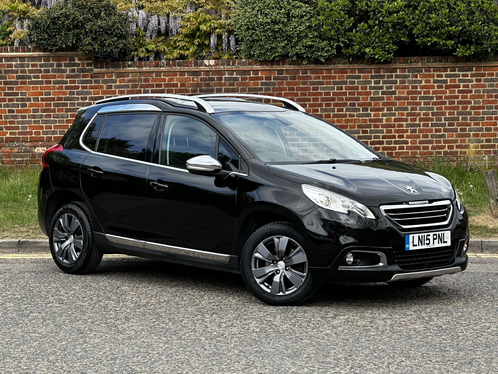 Main listing image - Peugeot 2008