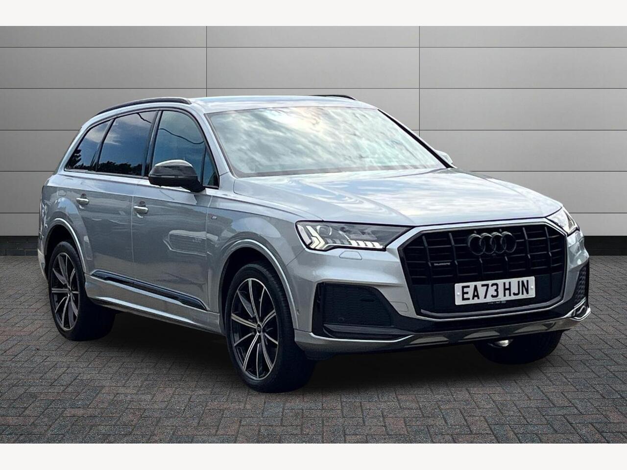 Main listing image - Audi Q7