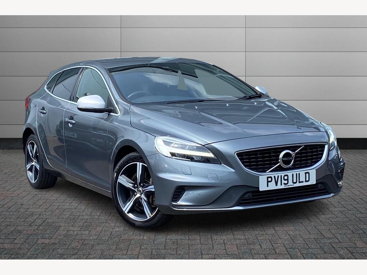 Main listing image - Volvo V40