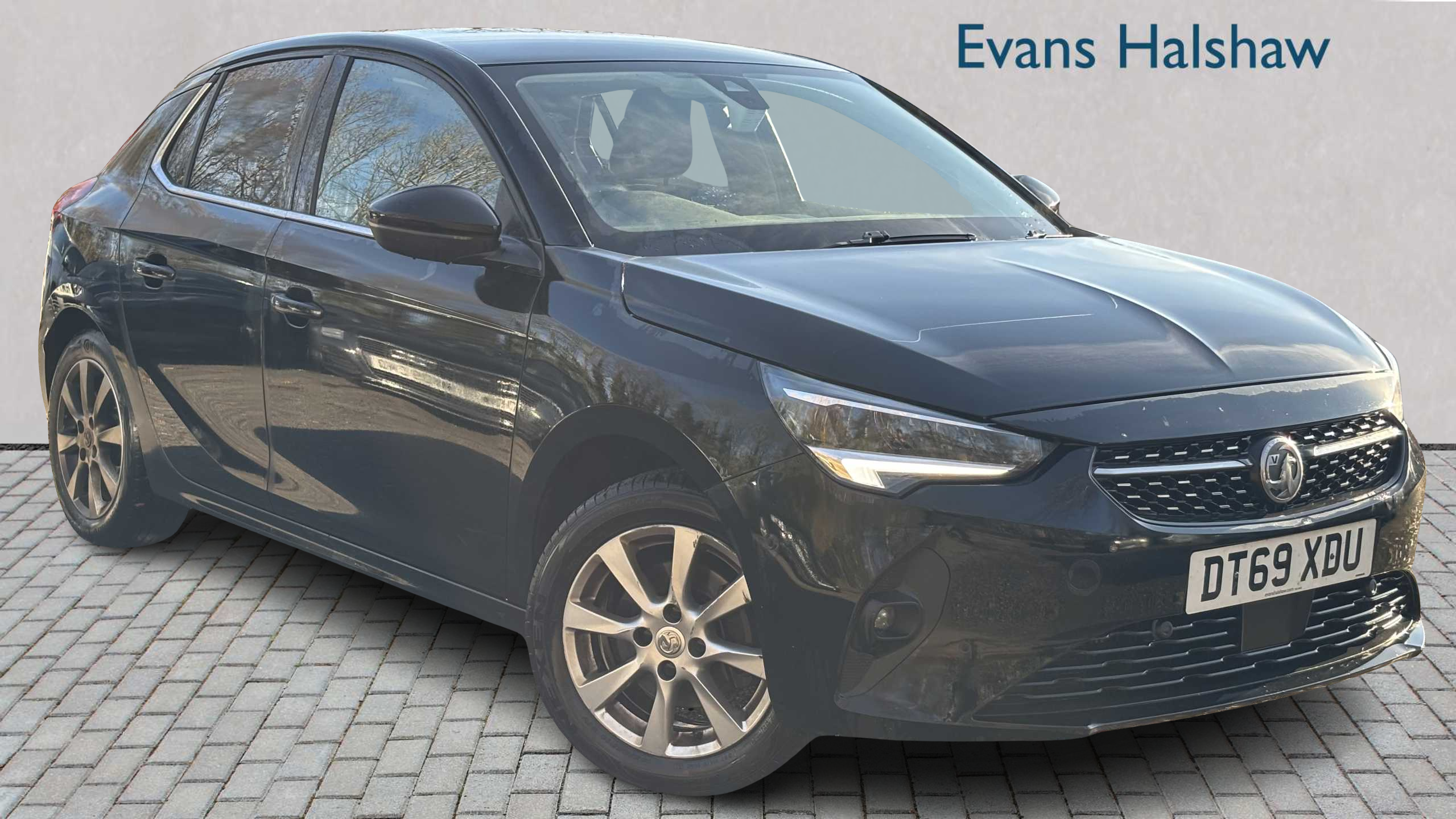 Main listing image - Vauxhall Corsa