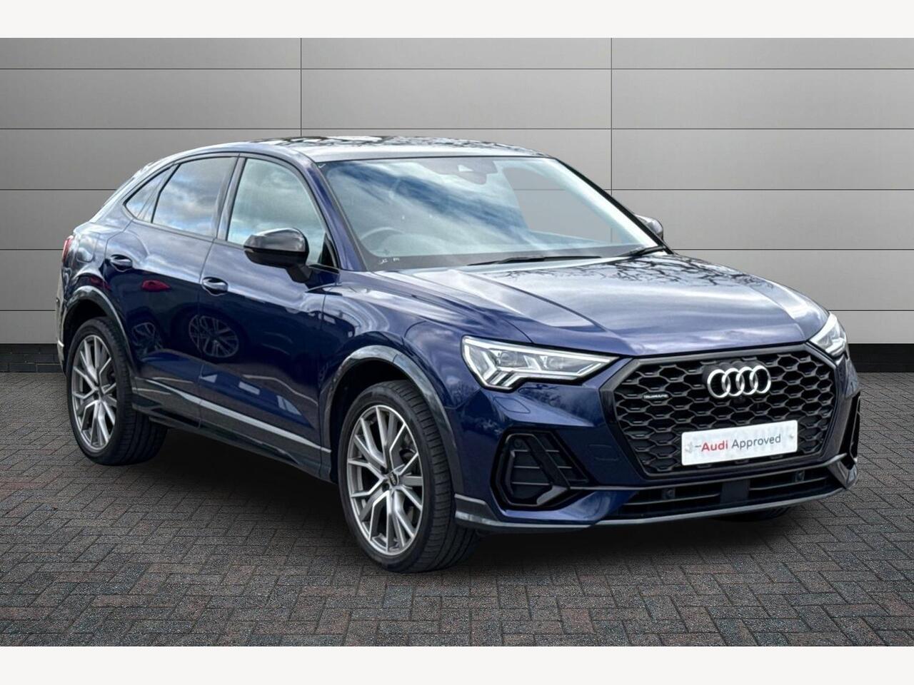 Main listing image - Audi Q3