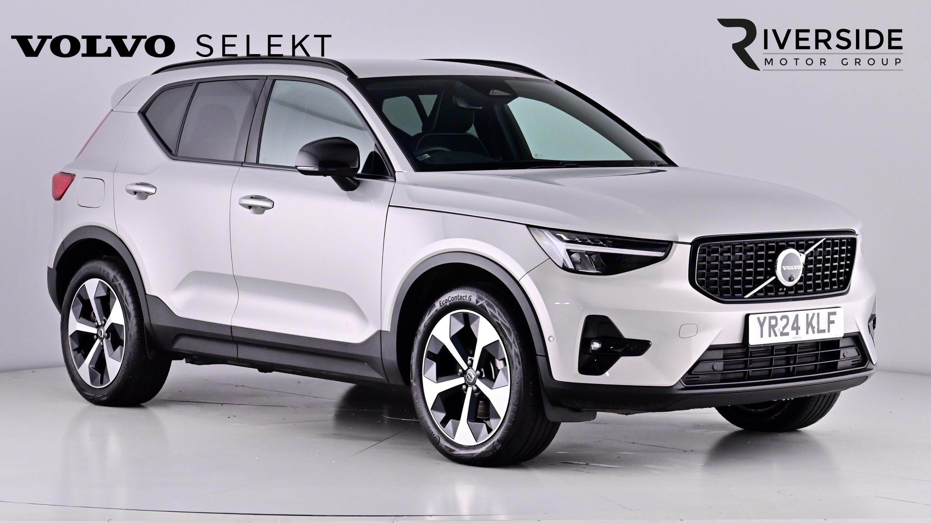 Main listing image - Volvo XC40