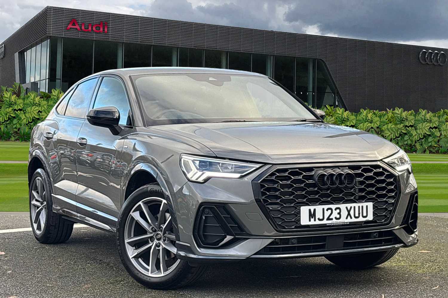 Main listing image - Audi Q3