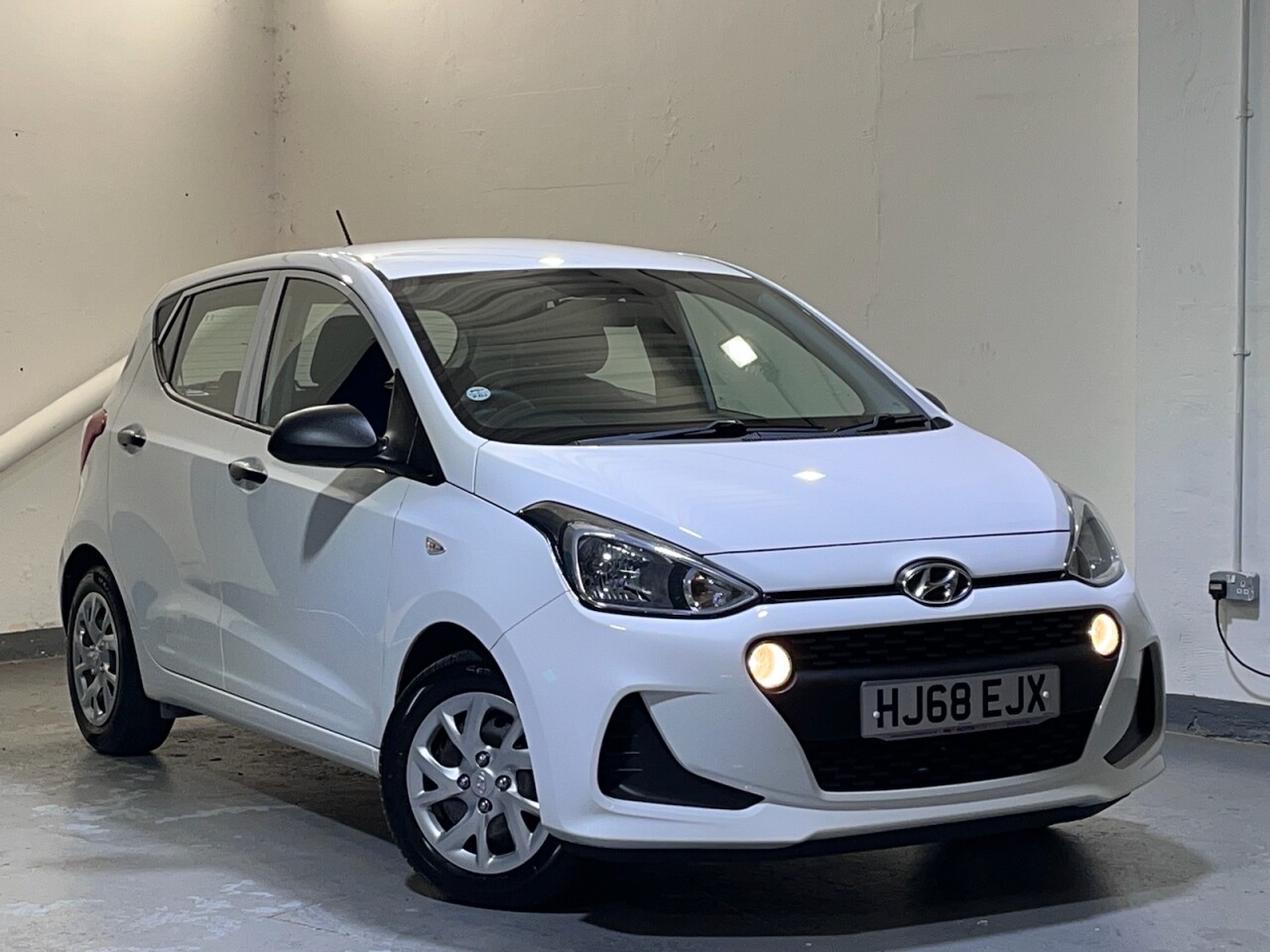 Main listing image - Hyundai i10