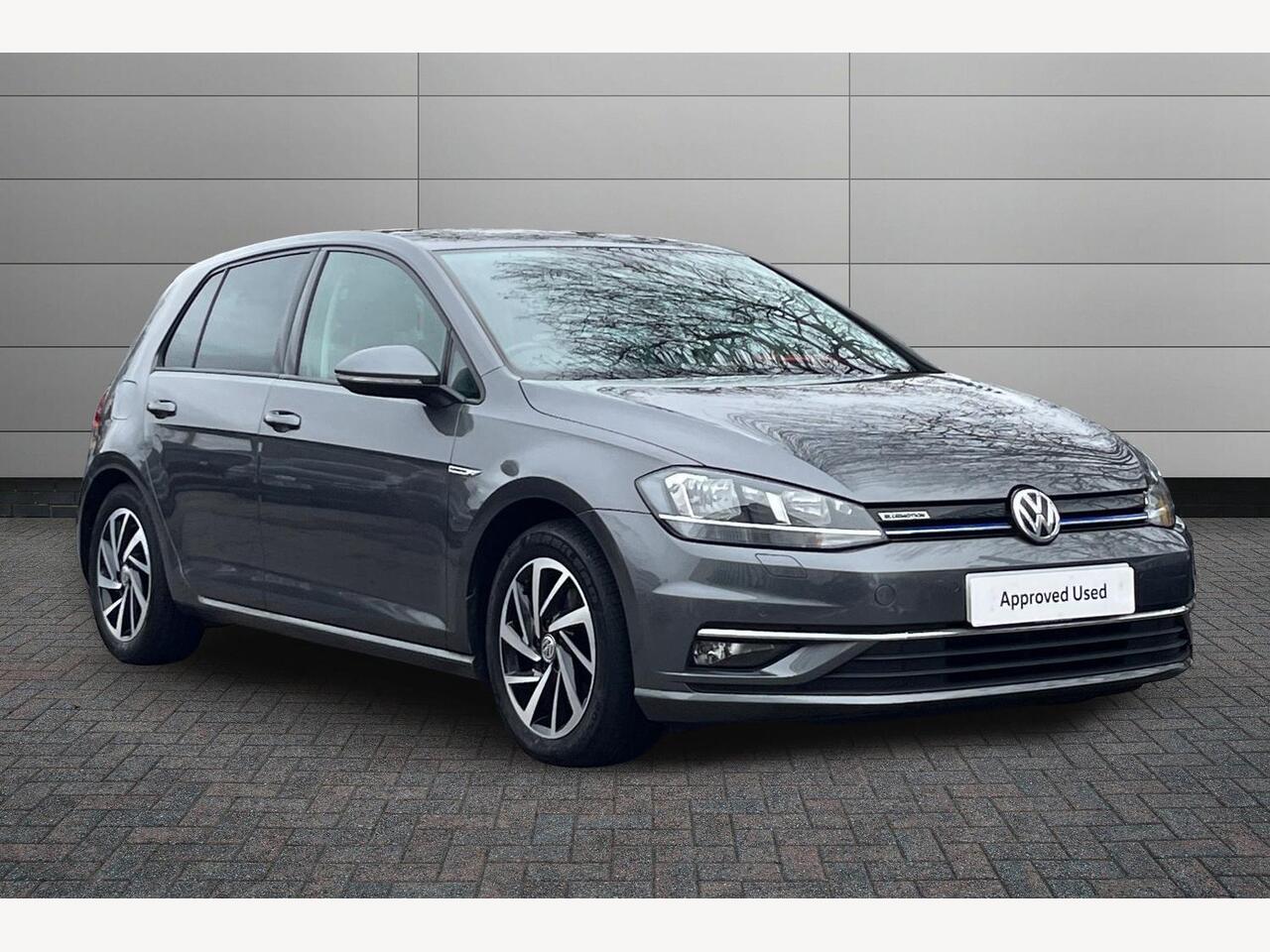 Main listing image - Volkswagen Golf
