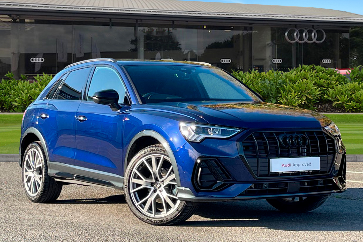 Main listing image - Audi Q3