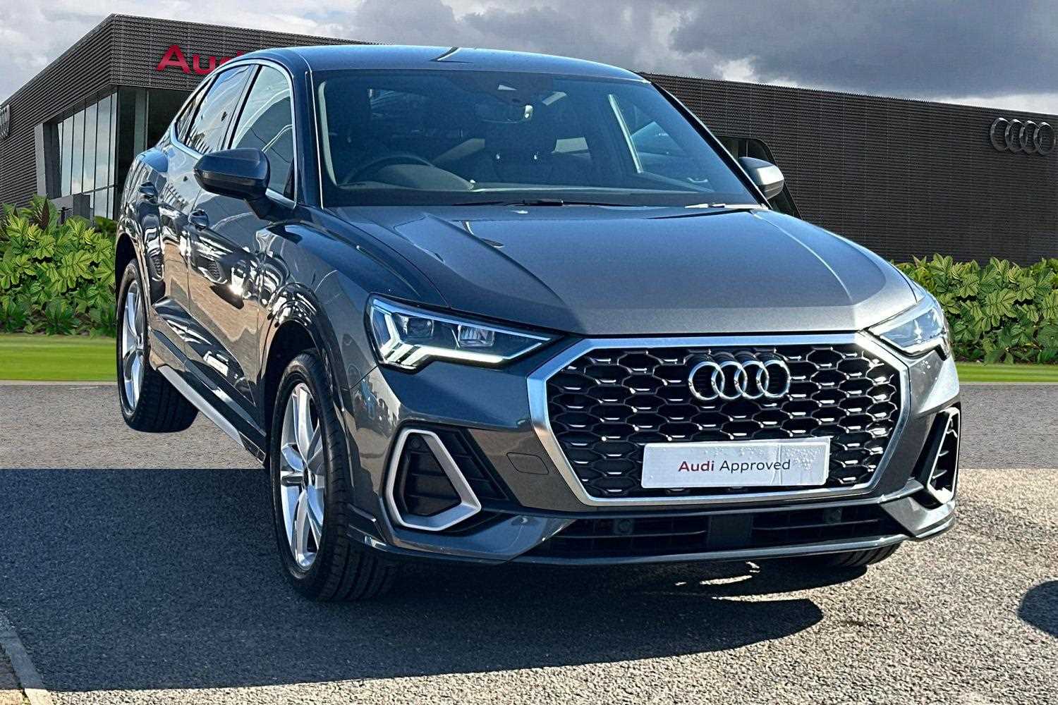 Main listing image - Audi Q3