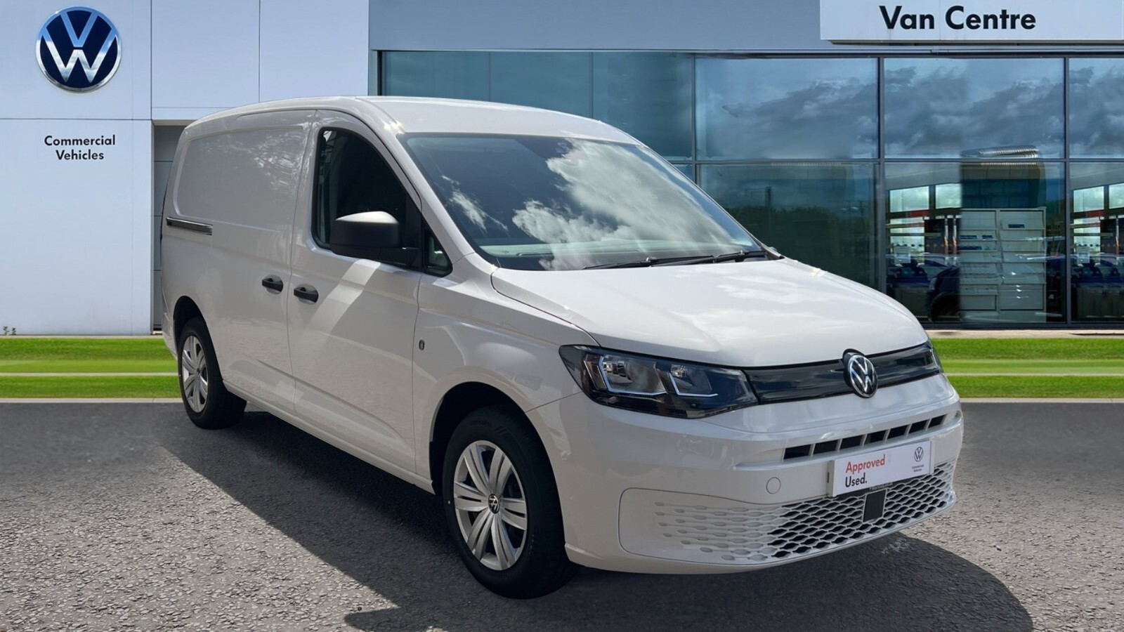 Main listing image - Volkswagen Caddy Maxi