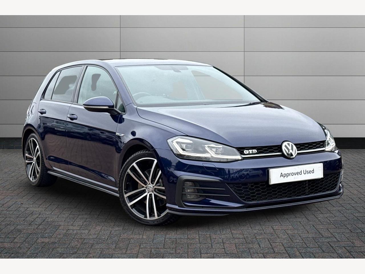 Main listing image - Volkswagen Golf