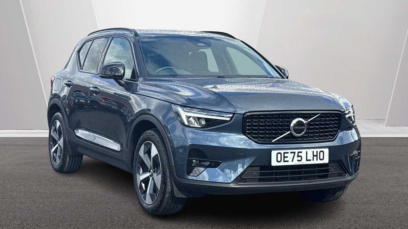 Main listing image - Volvo XC40