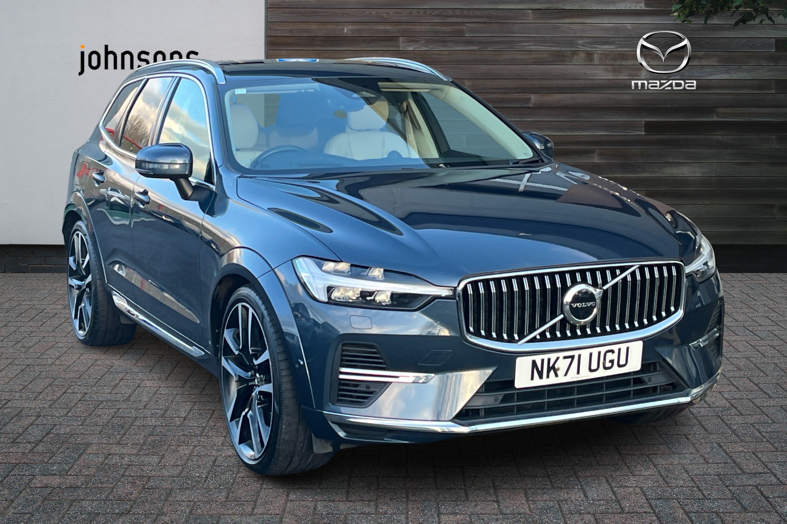 Main listing image - Volvo XC60