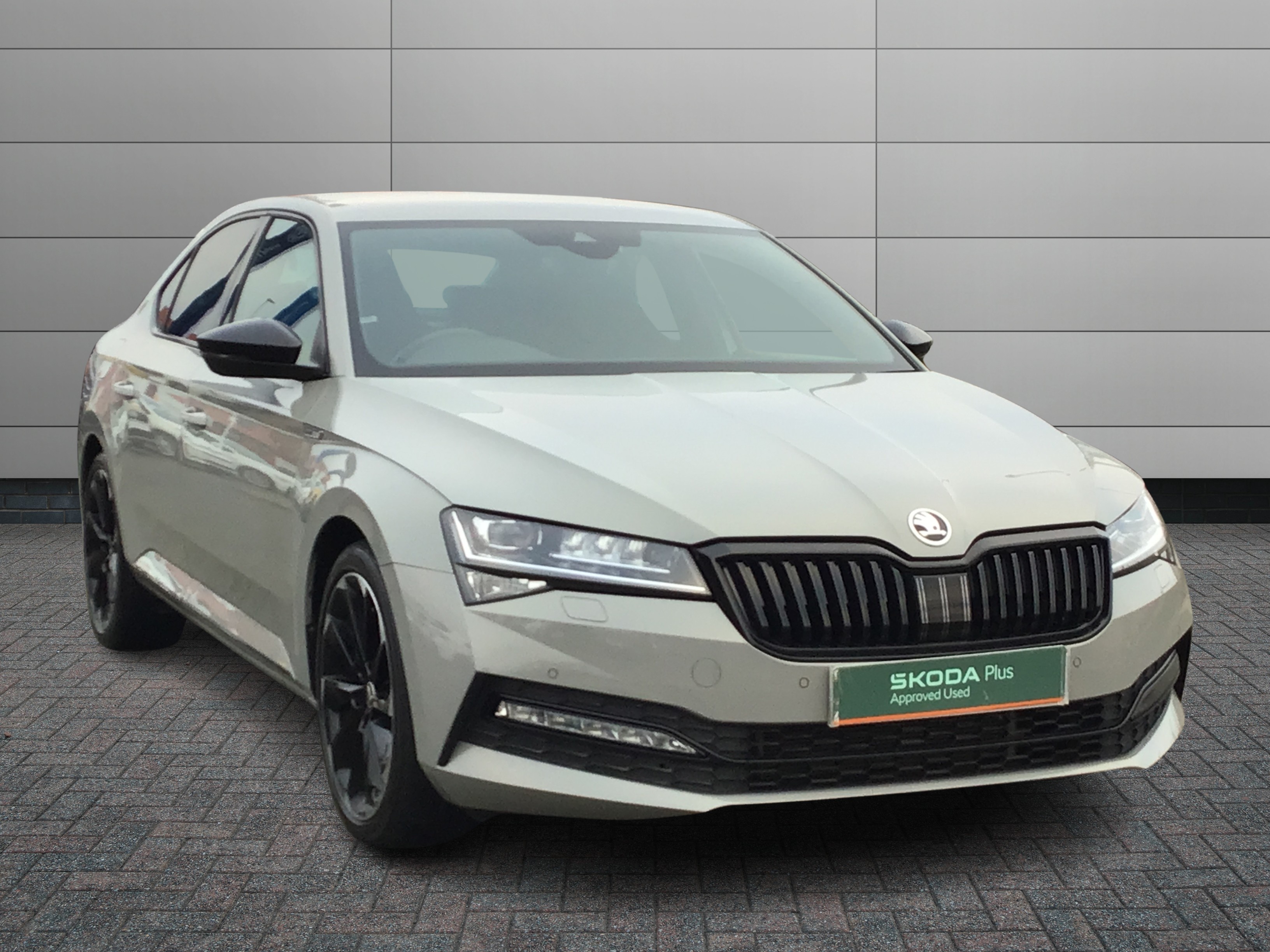 Main listing image - Skoda Superb