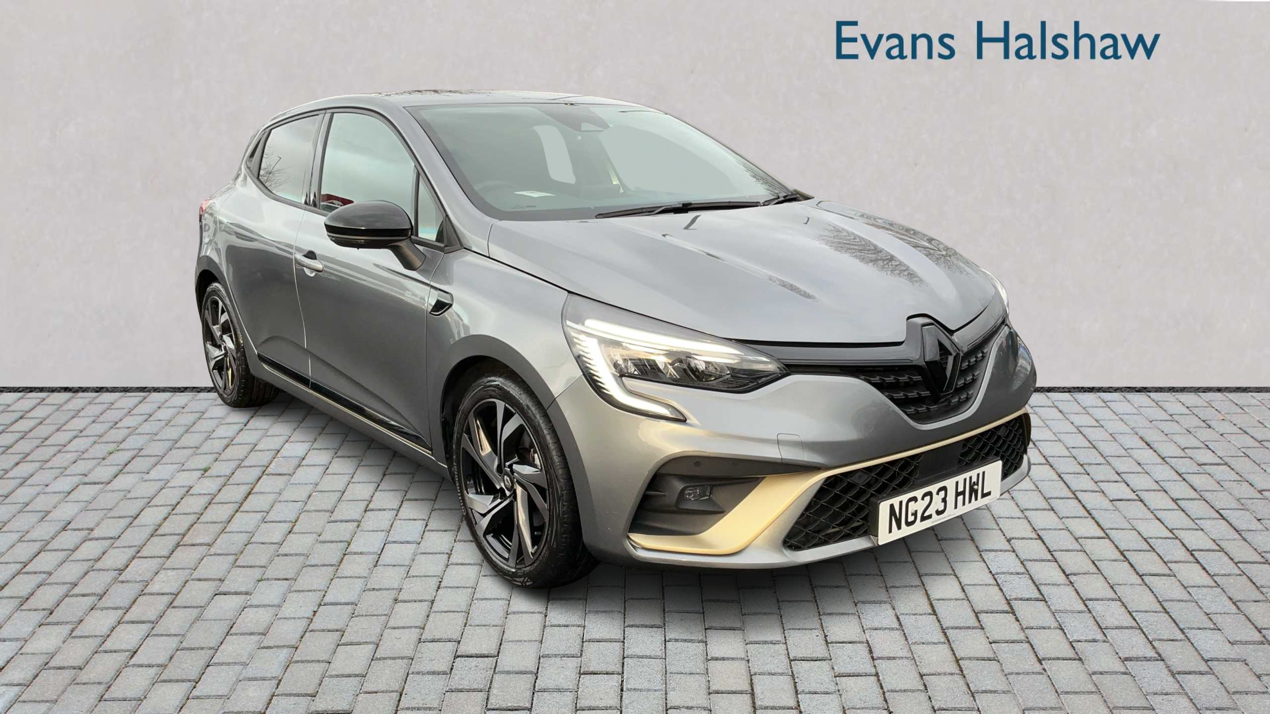 Main listing image - Renault Clio