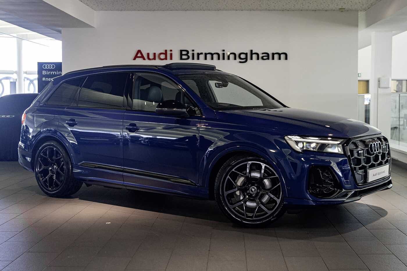 Main listing image - Audi Q7