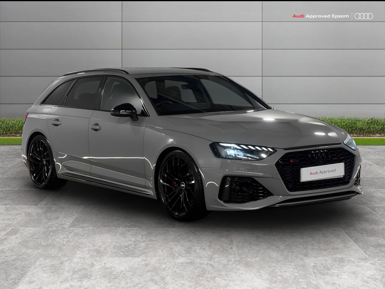 Main listing image - Audi RS4