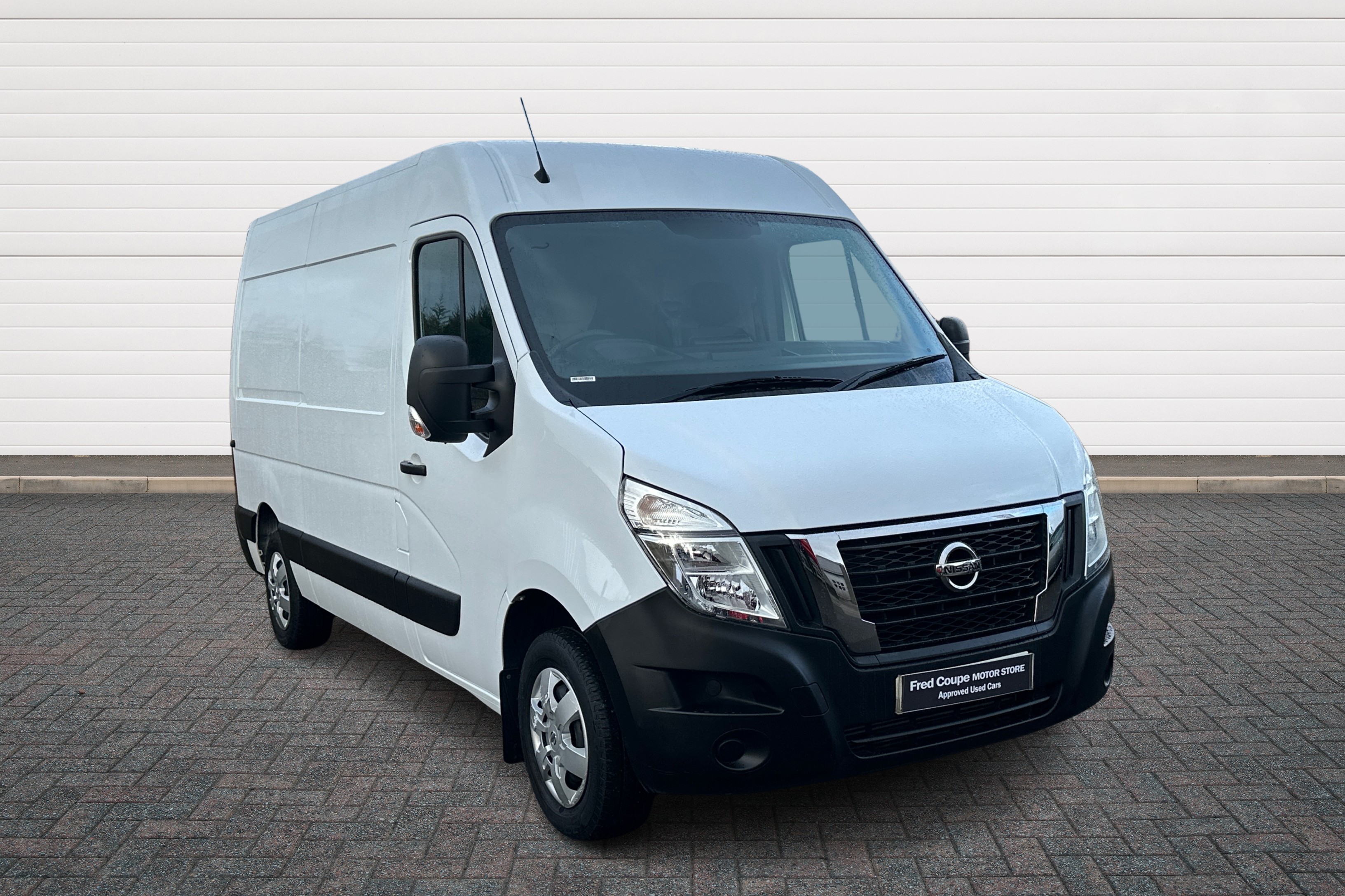 Main listing image - Nissan Interstar