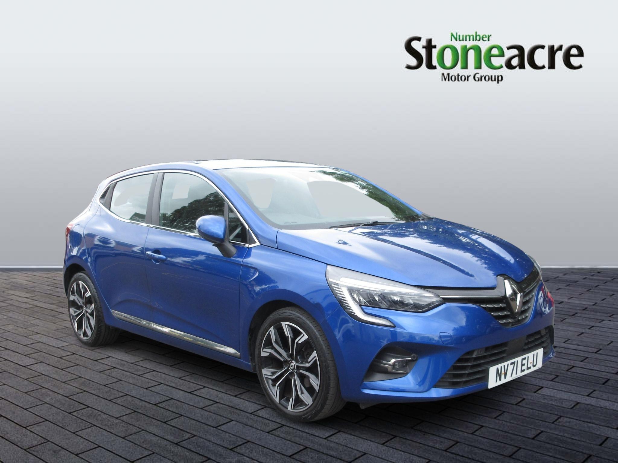 Main listing image - Renault Clio